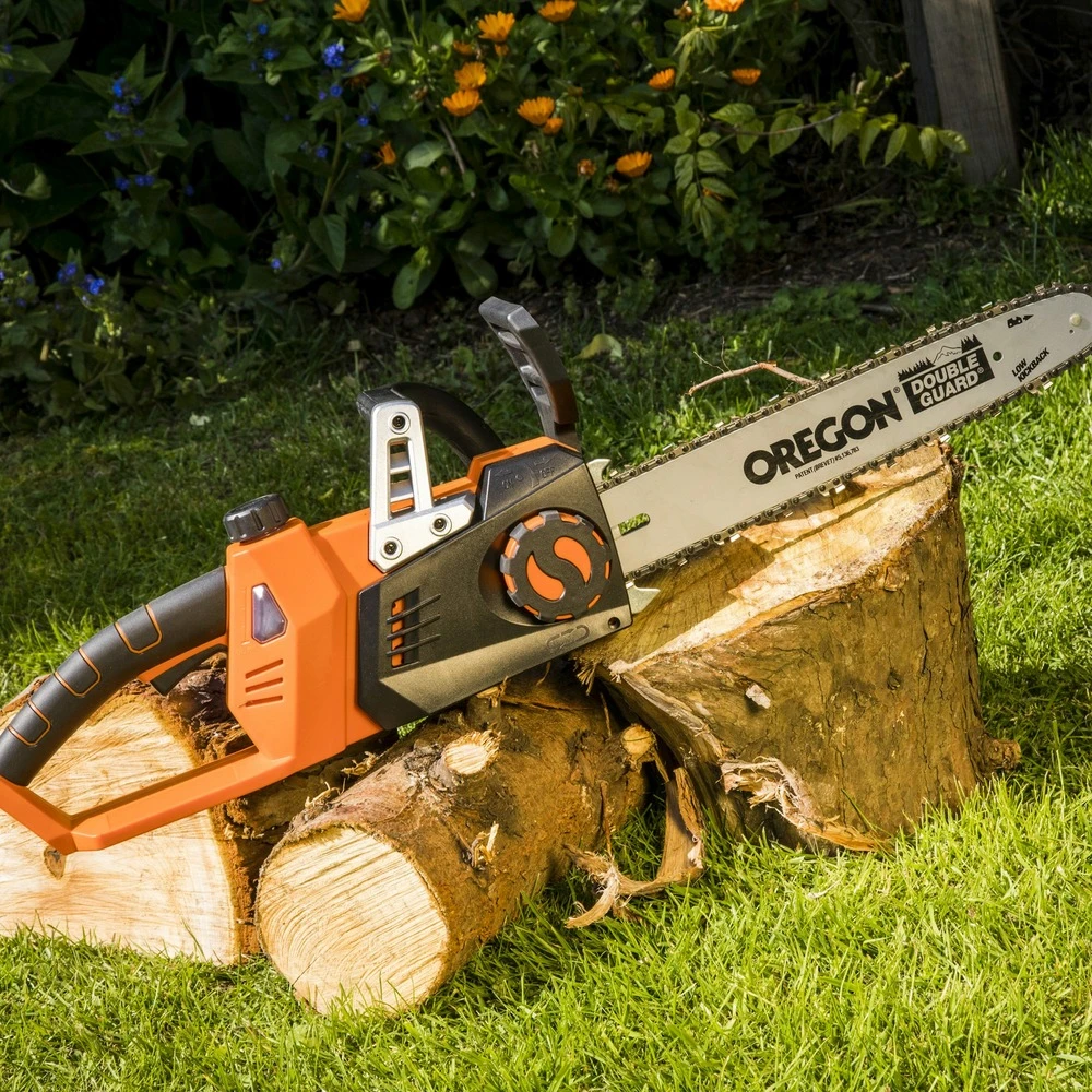 Yard Force - Tronçonneuse Sans-fil 40v Avec Guide-chaîne Oregon De 35cm, 2xbatterie Li-ion 2ah Et Chargeur - Ls C35 3 Yard Force - Tronçonneuse Sans-fil 40v Avec Guide-chaîne Oregon De 35cm, 2xbatterie Li-ion 2ah Et Chargeur - Ls C35 – Image 3