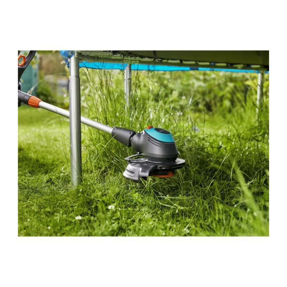 Gardena Coupe-bordures Easycut 450/25 – 450w – ø25cm – Fil Rotorcut – Manche Télescopique Inclinable – Etrier Protec 4 Gardena Coupe-bordures Easycut 450/25 – 450w – ø25cm – Fil Rotorcut – Manche Télescopique Inclinable – Etrier Protec – Image 4
